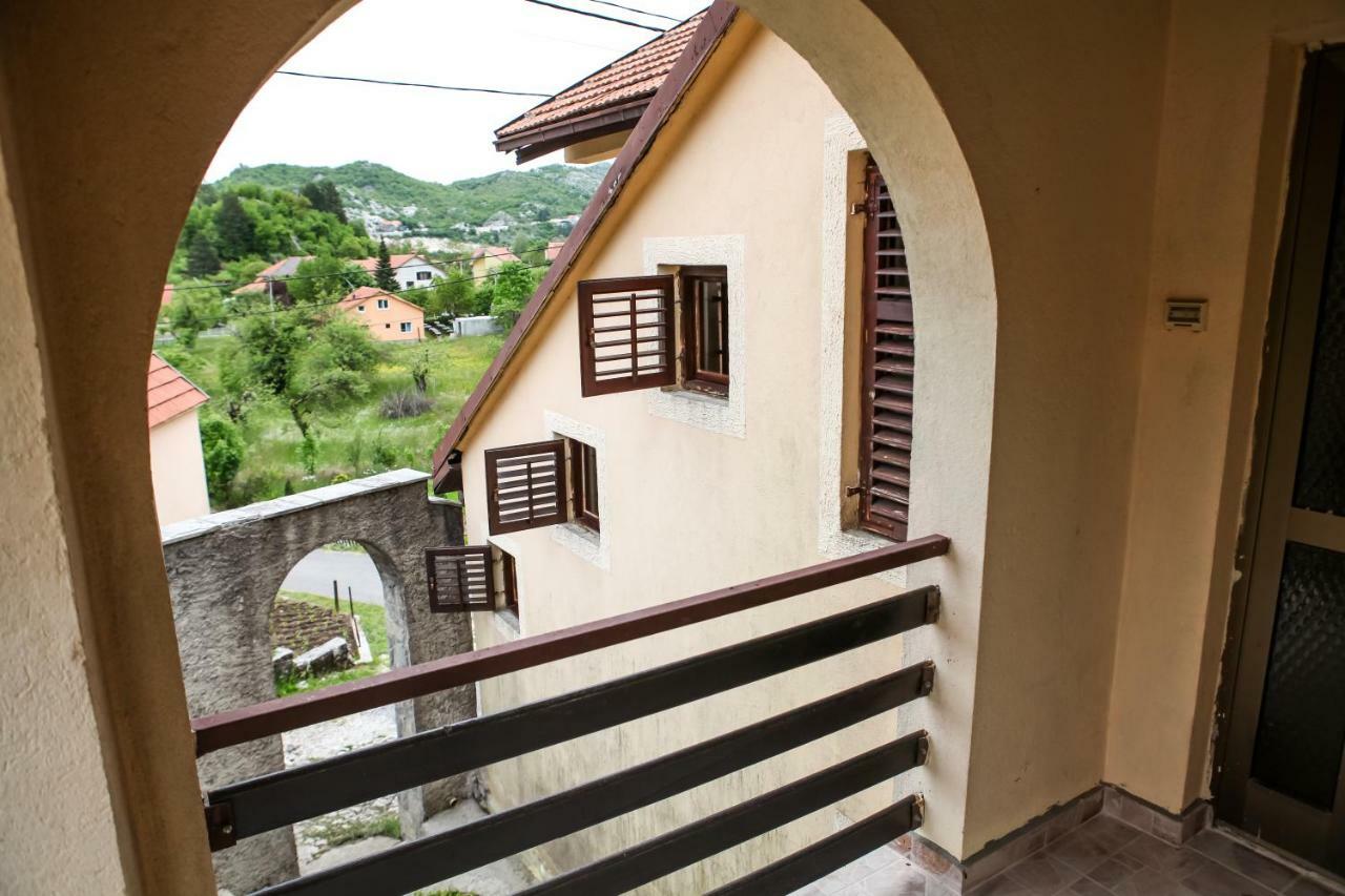 Holiday Home Milanovic Cetinje Exteriér fotografie